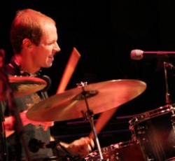 Παρελθόν αποτελεί για τους Coheed And Cambria ο drummer τους, Chris Pennie 