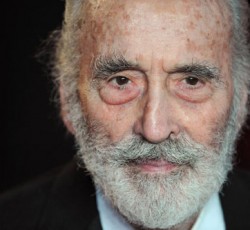 Νέο χριστουγεννιάτικο heavy metal single από τον Christopher Lee 