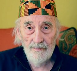 Γράφει ιστορία με το heavy metal single του ο Christopher Lee 