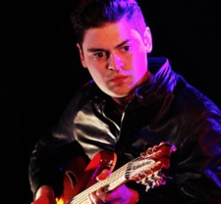 Παρελθόν από τους Editors ο κιθαρίστας Chris Urbanowicz 