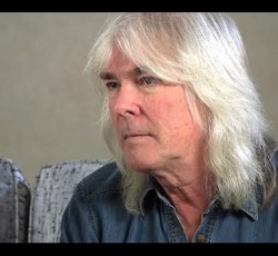 Πόσο πούλησε την έπαυλή του ο μπασίστας των AC/DC; 