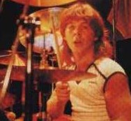 Special show για τον Clive Burr από τους Iron Maiden 