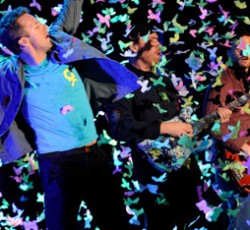 Σε 50 χώρες την ίδια μέρα θα προβληθεί το νέο DVD των Coldplay 