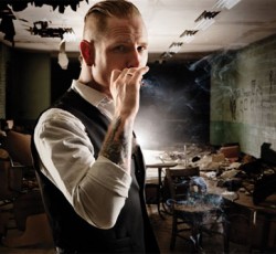 Ο Corey Taylor διασκευάζει ακουστικά το "London Calling" των Clash / Δείτε το video 