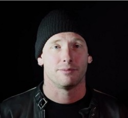 «Αυτό είναι το μόνο πράγμα που με κράτησε όρθιο μετά την απόπειρα αυτοκτονίας» 