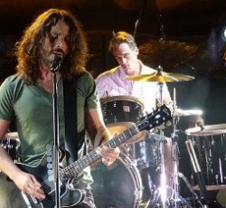 Ο Chris Cornell παραδέχεται ότι δε μπορεί να διαβάσει ή να γράψει μουσική 
