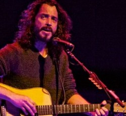 O Chris Cornell διασκευάζει Whitney Houston 