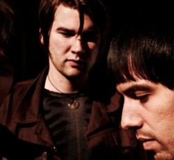 Οι εκρηκτικοί Cribs για πρώτη φορά στην Ελλάδα 