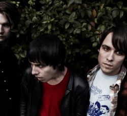 Σε διάλειμμα οι Cribs (;) 