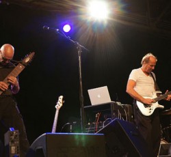 Δείγμα από το επερχόμενο live album των The Crimson ProjeKCt (audio) 