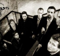 Οι Crippled Black Phoenix μάς δείχνουν «πώς ροκάρουν» 