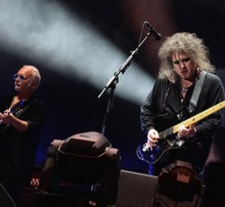 Πολλά υποσχόμενο το 2014 για τους Cure