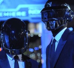 Πρωτιά των Daft Punk στο Ην. Βασίλειο για πρώτη φορά στην ιστορία τους 