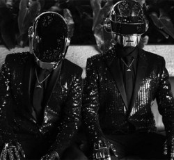 Στη δημοσιότητα νέο ορχηστρικό τραγούδι από τους Daft Punk 