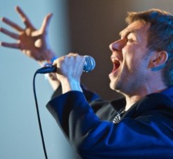 O Damon Albarn σε νέο project με μέλος των Red Hot Chili Peppers 
