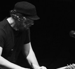 Στην εντατική ο παραγωγός των U2, Daniel Lanois 