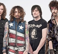 Νέο δείγμα από τη δισκογραφική επιστροφή των The Darkness 