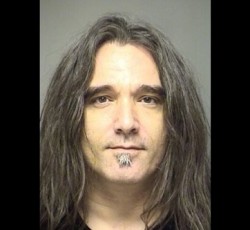 Καταζητούμενος πρώην drummer των Pearl Jam 