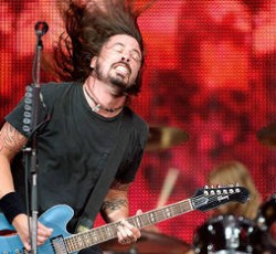 Μια συλλεκτική έκπληξη θα περιέχουν κάποια αντίτυπα του "Wasting Light" των Foo Fighters 