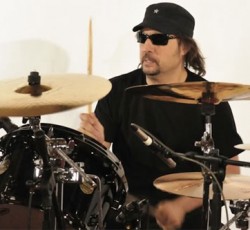 Dave Lombardo: «Δεν υπάρχει φιλία όταν μπαίνουν στη μέση τα χρήματα» 