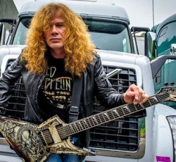 Σολίστ στη συμφωνική ορχήστρα του San Diego ο Dave Mustaine 