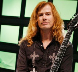 Σε δημοπρασία χειροποίητη καρέκλα του Dave Mustaine 
