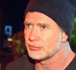 Συνέντευξη τύπου για την πεθερά του Dave Mustaine 