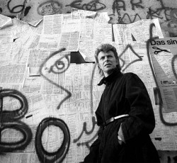 Το Υπ. Εξωτερικών της Γερμανίας ευχαριστεί τον Bowie για την πτώση του Τείχους 