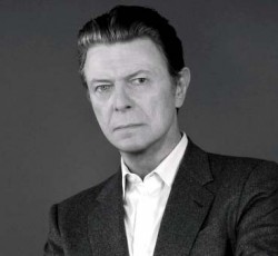 Διαθέσιμο το "Tis A Pity She Was A Whore" του David Bowie  
