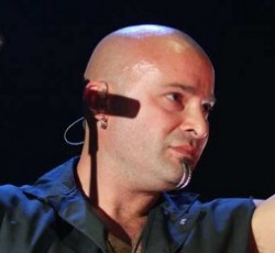 Πάνω σε industrial υλικό δουλεύει ο David Draiman (Disturbed) 