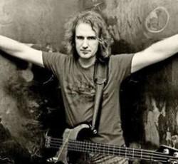 Ellefson: ''Δεν με ενδιαφέρει να διαβάσω την αυτοβιογραφία του Mustaine'' 