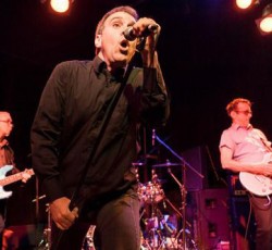 Στοματικό σεξ στη διάρκεια συναυλίας των Dead Kennedys! 