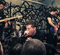 Νέο κομμάτι παρουσίασαν επί σκηνής οι Deafheaven (video) 