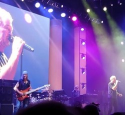 Οι Deep Purple παίζουν δύο νέα κομμάτια στο Lodz της Πολωνίας 