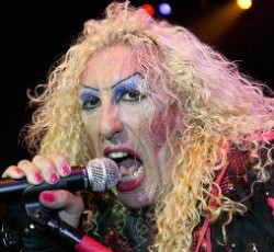 Την αυτοβιογραφία του κυκλοφορεί ο Dee Snider την άνοιξη 