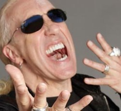 Ο Dee Snider (Twisted Sister) βιντεοσκοπεί το clip του "Mack The Knife" 