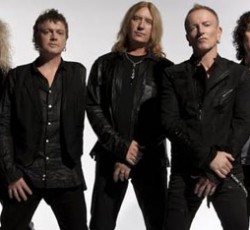 Ακούστε τους Def Leppard σε ένα ξεχωριστό ακουστικό medley 