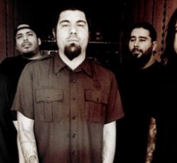 Οι Deftones παίζουν δύο ακυκλοφόρητα κομμάτια τους στο Hollywood 