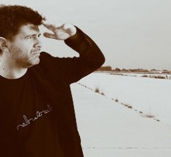 Κυκλοφορούν σε βινύλιο οι τελευταίες δουλειές του Φοίβου Δεληβοριά και των Electric Litany 