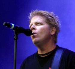 Επιστημονική εργασία δημοσίευσε ο Dexter Holland των Offspring 