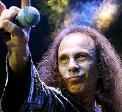 Ο Tim "Ripper" Owens θα τραγουδήσει ανέκδοτα κομμάτια του Dio 