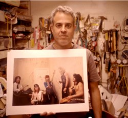 Aυτός είναι ο άνθρωπος που μπορεί να ενώσει Axl Rose και Slash 