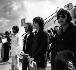 Classic rock tribute δίσκος στους Doors με πολλές σπουδαίες συμμετοχές 