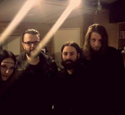 Ο τραγουδιστής των Crippled Black Phoenix στο νέο άλμπουμ των Draconian 