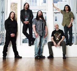 Αποκλειστικό: Δείτε το video clip του "Looking Glass" των Dream Theater