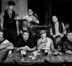 Επίθεση του τραγουδιστή των Dropkick Murphys κατά παρευρισκόμενου που χαιρετούσε ναζιστικά