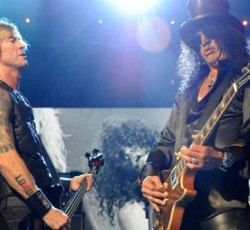 Ο Slash σχολιάζει την επάνοδο του Duff McKagan στους Guns N' Roses 