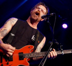 Eagles of Death Metal: «Ζήτω η μουσική, ζήτω η ελευθερία» 