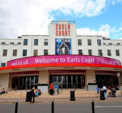 Κατεδαφίζεται το ιστορικό Earls Court του Λονδίνου 