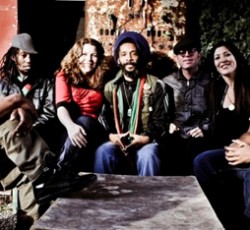 Οι Easy Star All Stars δίνουν μια reggae/dub νότα στον εμπορικότερο δίσκο όλων των εποχών
